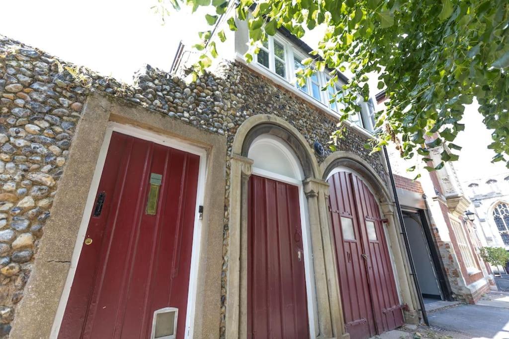 Central Medieval Grid Unique Home With Gated Parking Bury St. Edmunds Exterior foto
